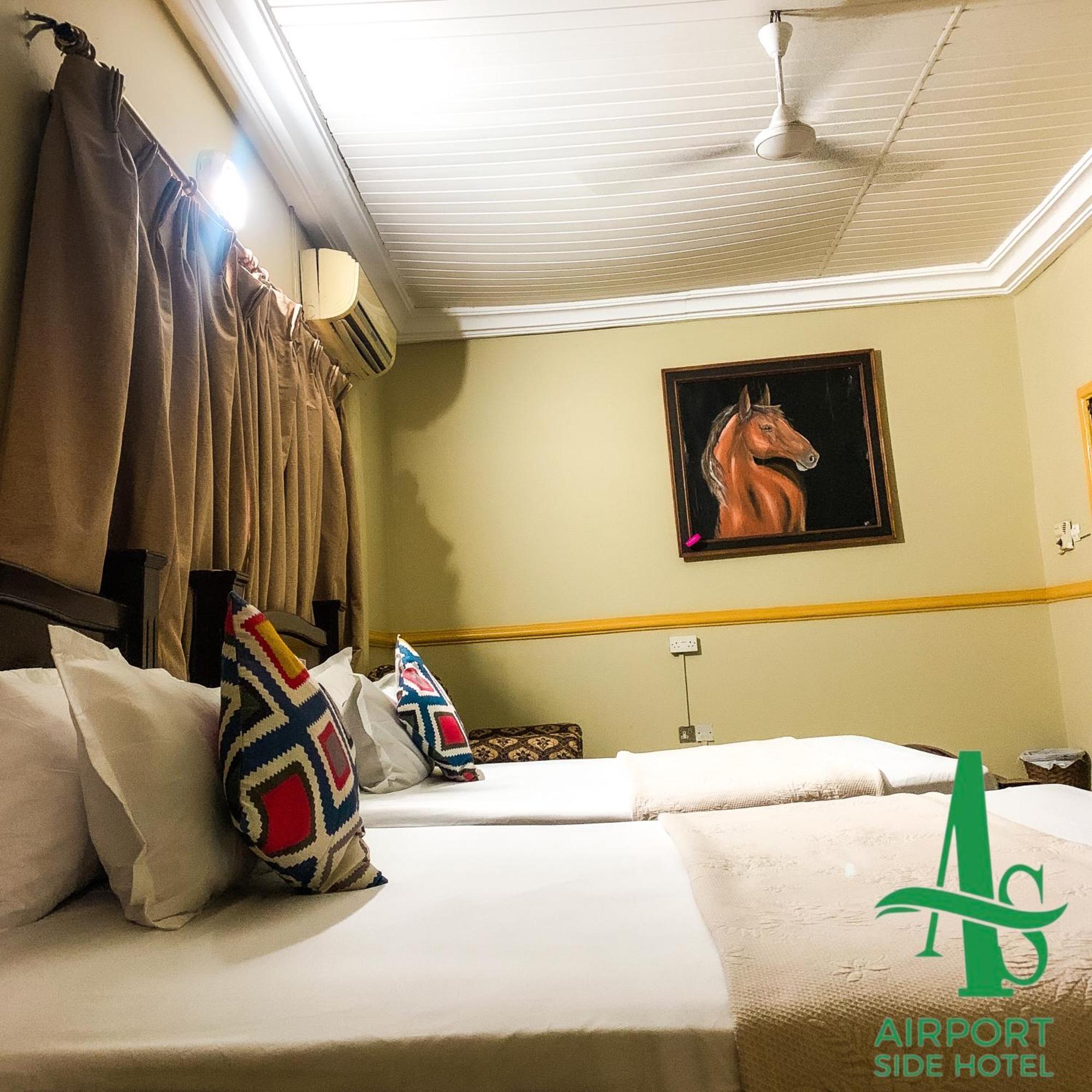Airport Side Hotel Accra Exterior photo